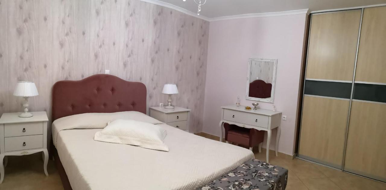 Pirofani Villa Apartments Apolpaina Екстериор снимка