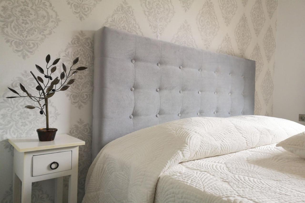 Pirofani Villa Apartments Apolpaina Екстериор снимка
