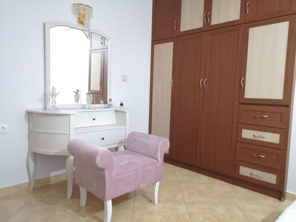 Pirofani Villa Apartments Apolpaina Екстериор снимка