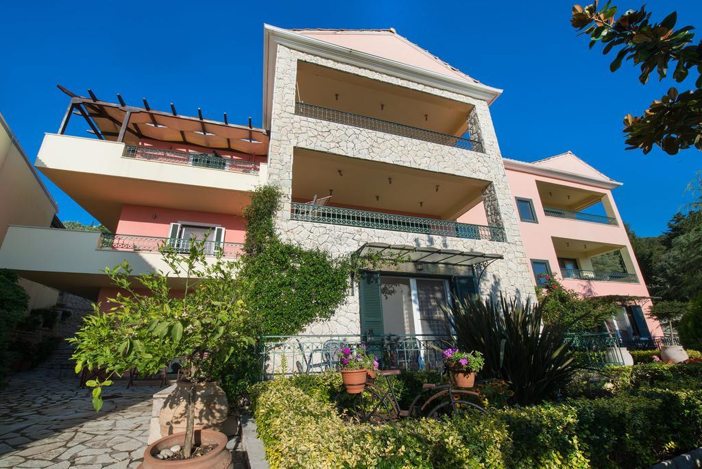 Pirofani Villa Apartments Apolpaina Екстериор снимка